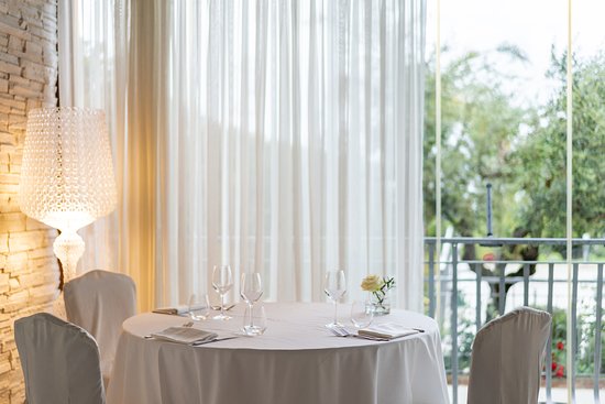 Foto Kora Park Restaurant Foto Kora Park Restaurant
