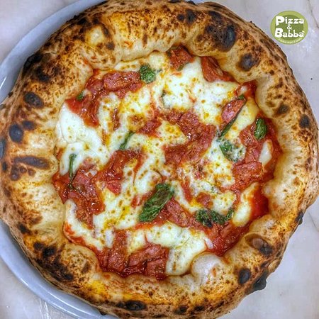 Foto Pizza e Babbà Foto Pizza e BabbÃ