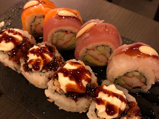 Foto sushi e dumpling Foto sushi e dumpling
