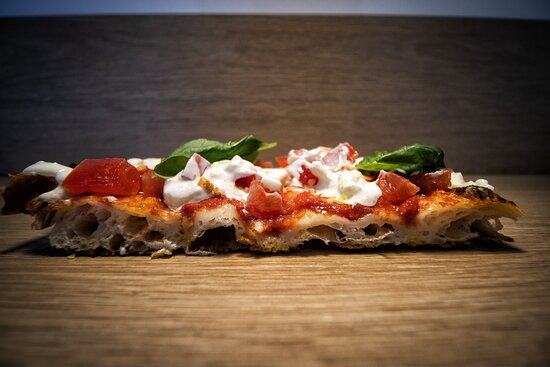 Foto La Pizzaria - Pizzeria a Taglio Labaro Foto La Pizzaria - Pizzeria a Taglio Labaro