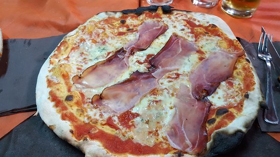 Foto Pizza Al Piatto la Margherita Foto Pizza Al Piatto la Margherita