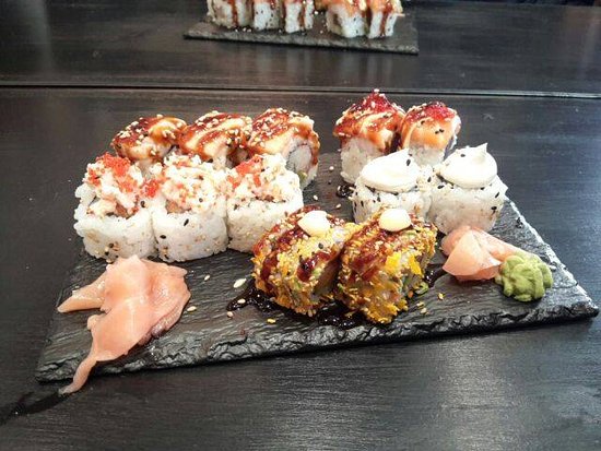 Foto Sushi In The Box Foto Sushi In The Box