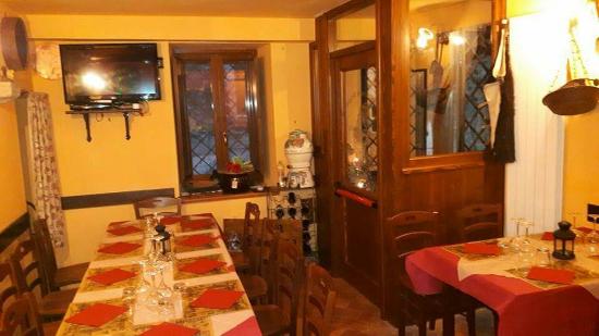 Foto La Taverna Del Brigante hostaria braceria Foto La Taverna Del Brigante hostaria braceria