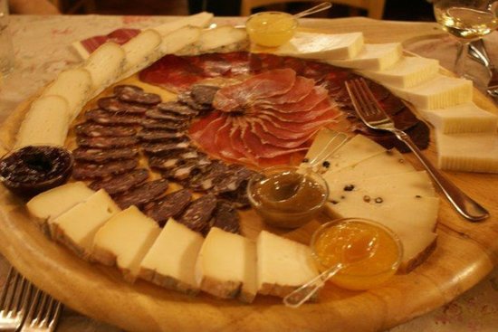 Foto Trattoria-Pizzeria-Enocacioteca il 'Moderno' Foto Trattoria-Pizzeria-Enocacioteca il 'Moderno'