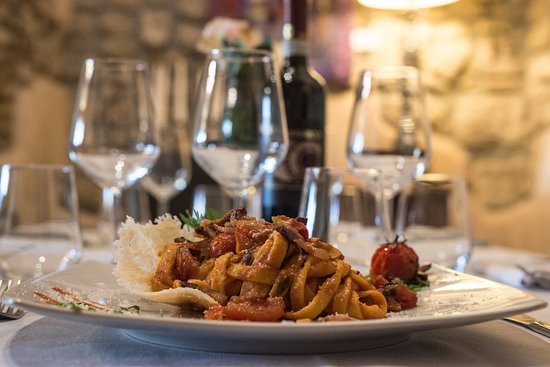 Foto La Piazzetta - Ristorante Affittacamere Foto La Piazzetta - Ristorante Affittacamere