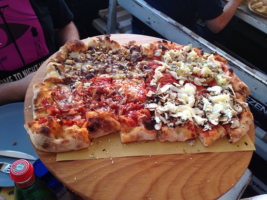 Foto Mastro Titta Pizza Foto Mastro Titta Pizza